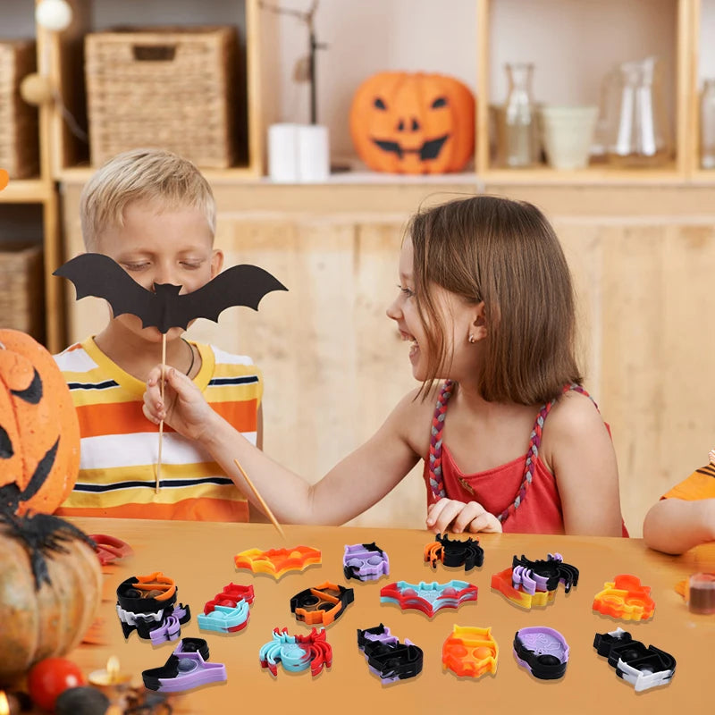 10/20/30Pcs Halloween Mini Pop Keychain Fidget Toys Pumpkin Spider Ornaments Kids Halloween Party Favors Supplies Adult Gifts