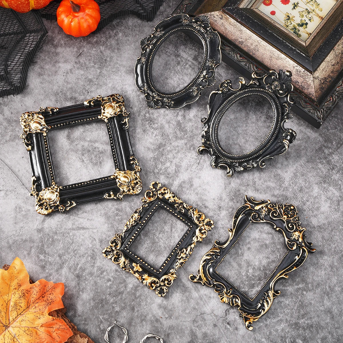 1PC Halloween Decor Resin Material European Three-Dimensional Patterned Black Oval Prop Frame Decoration