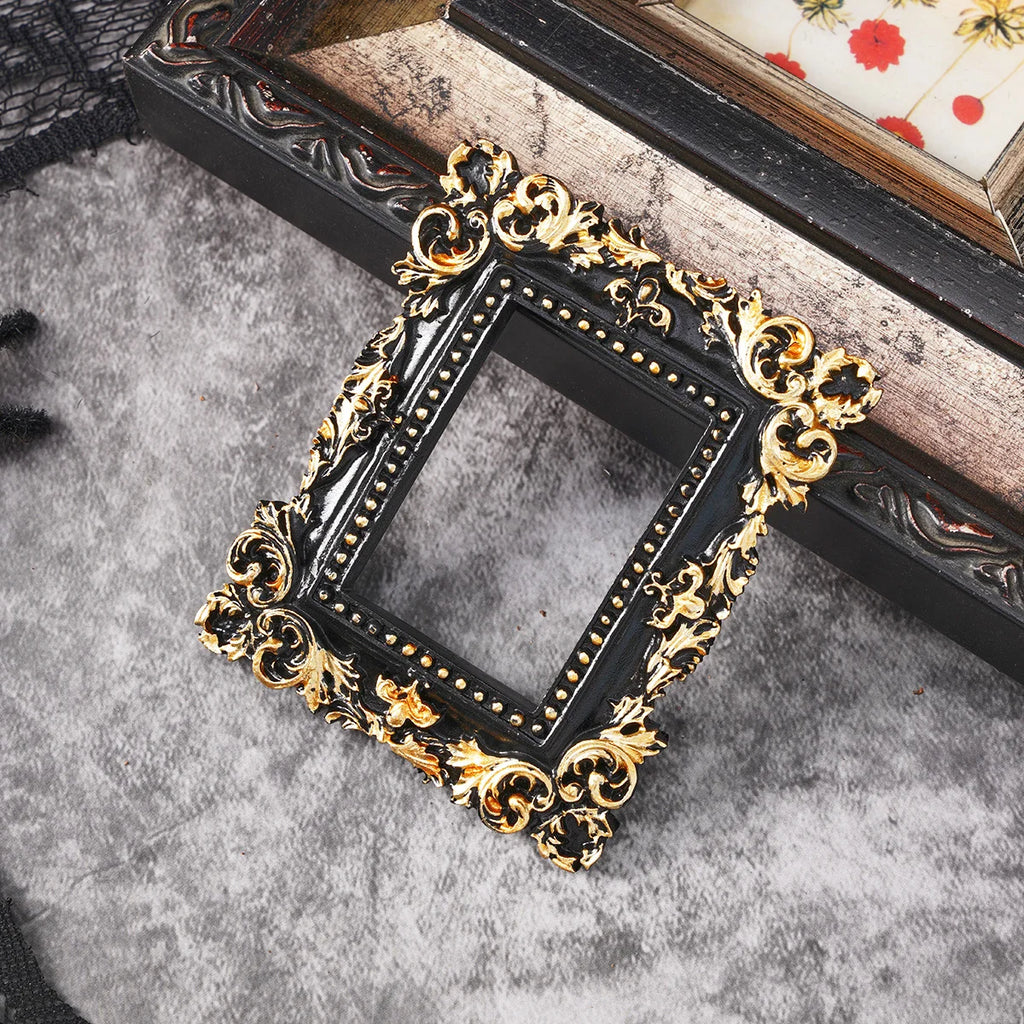 1PC Halloween Decor Resin Material European Three-Dimensional Patterned Black Oval Prop Frame Decoration