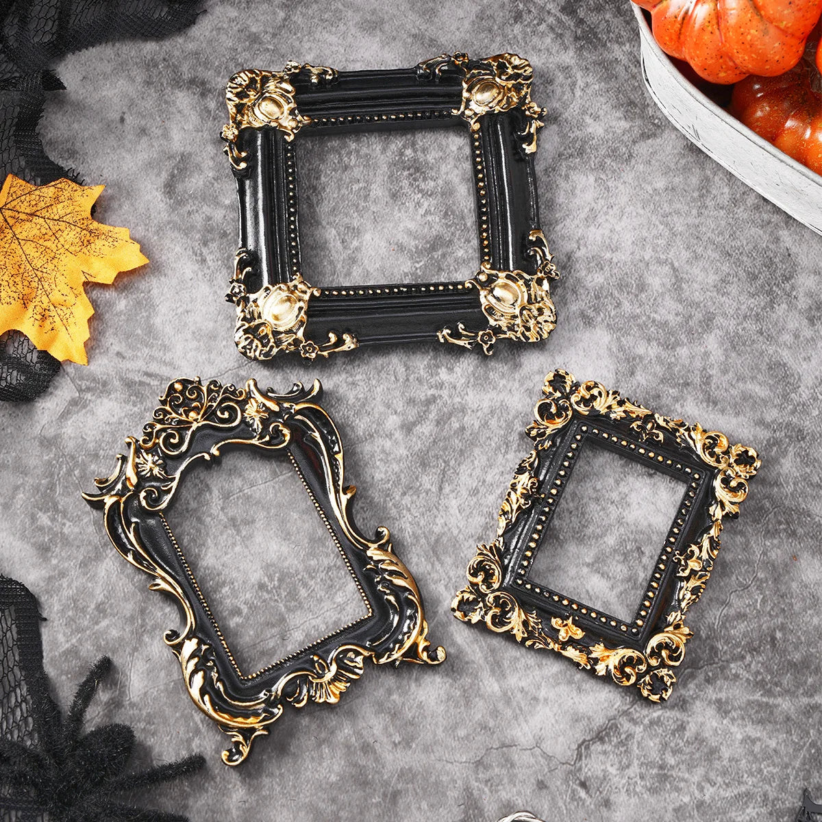 1PC Halloween Decor Resin Material European Three-Dimensional Patterned Black Oval Prop Frame Decoration
